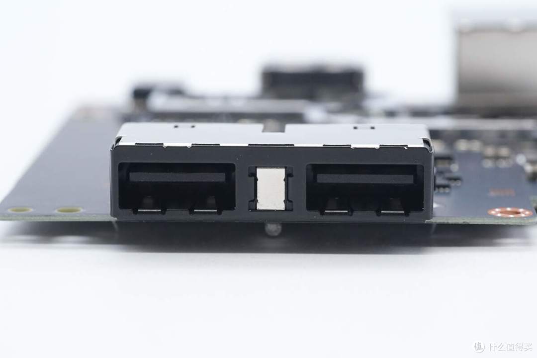 支持TV模式4K分辨率输出,任天堂Switch 2港版原装充电底座拆解