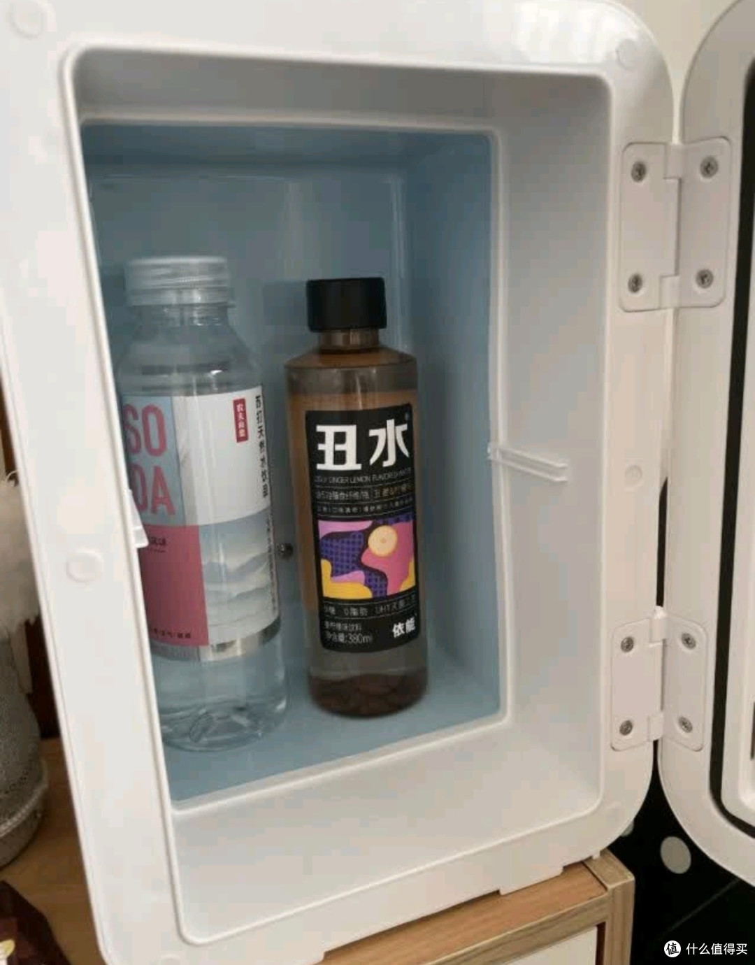 车载冰箱解决夏日饮品冷藏难题