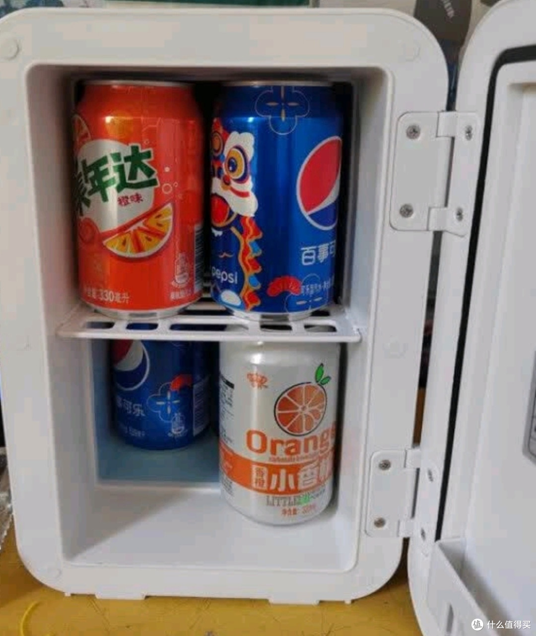 车载冰箱解决夏日饮品冷藏难题