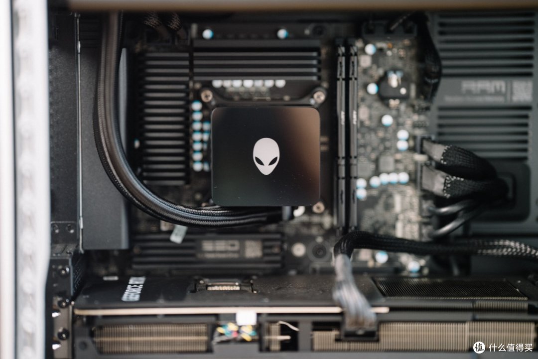 Alienware外星人Area-51台式机评测：游戏玩家天花板体验是啥样？