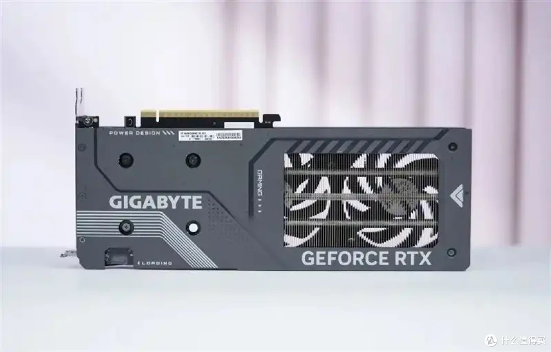技嘉RTX 5050 GAMING OC显卡评测:升级DLSS 4的新版“RTX 4060”