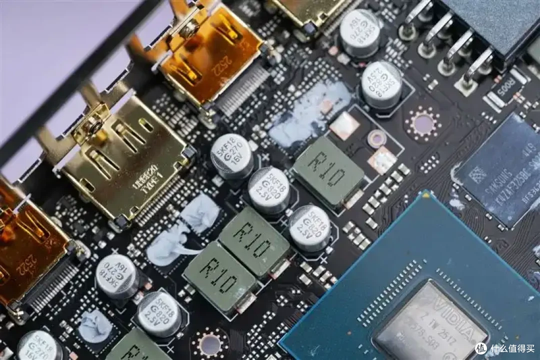 技嘉RTX 5050 GAMING OC显卡评测:升级DLSS 4的新版“RTX 4060”