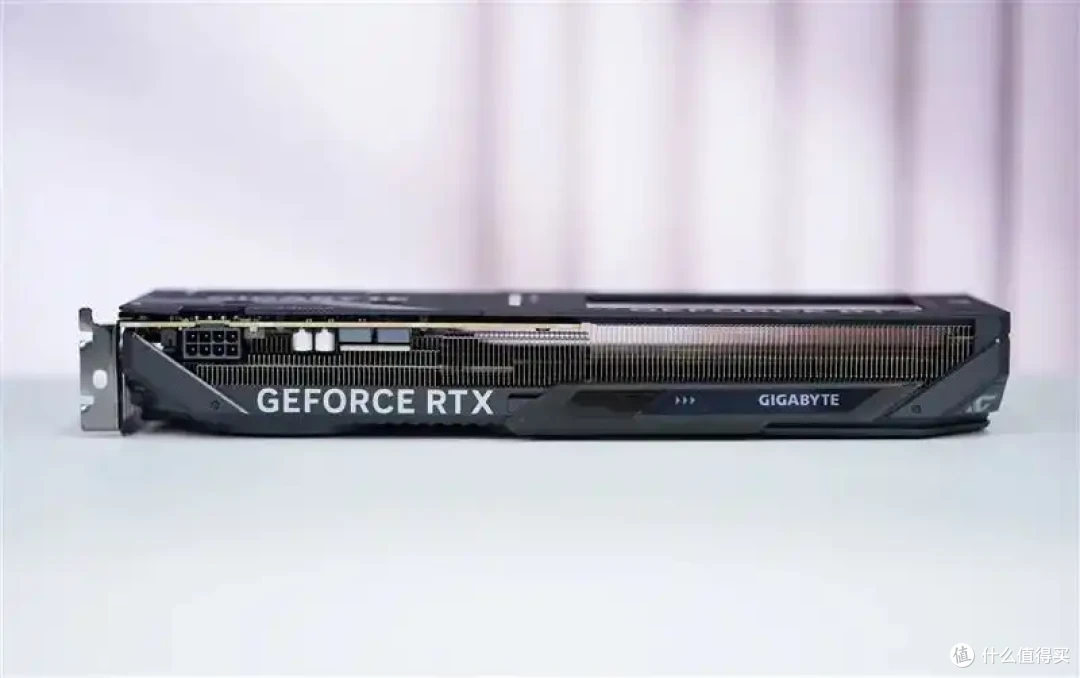 技嘉RTX 5050 GAMING OC显卡评测:升级DLSS 4的新版“RTX 4060”