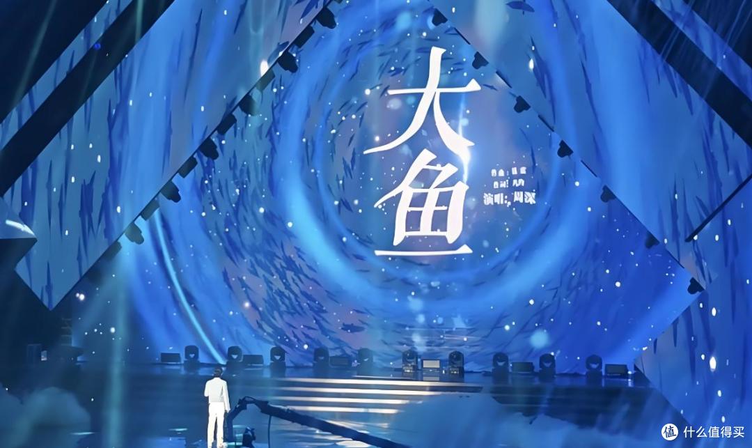 周深到底是男还是女?差耳机直接听出女声,真可怕
