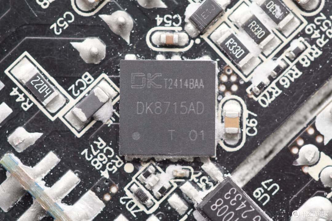 可控像素点阵设计,科技感满满,闪极点阵屏140W氮化镓充电器拆解
