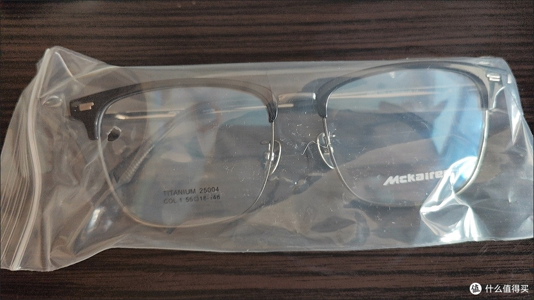 眼镜大赏:依视路防蓝光镜片+眉线半框,网上配镜的惊喜与踩坑