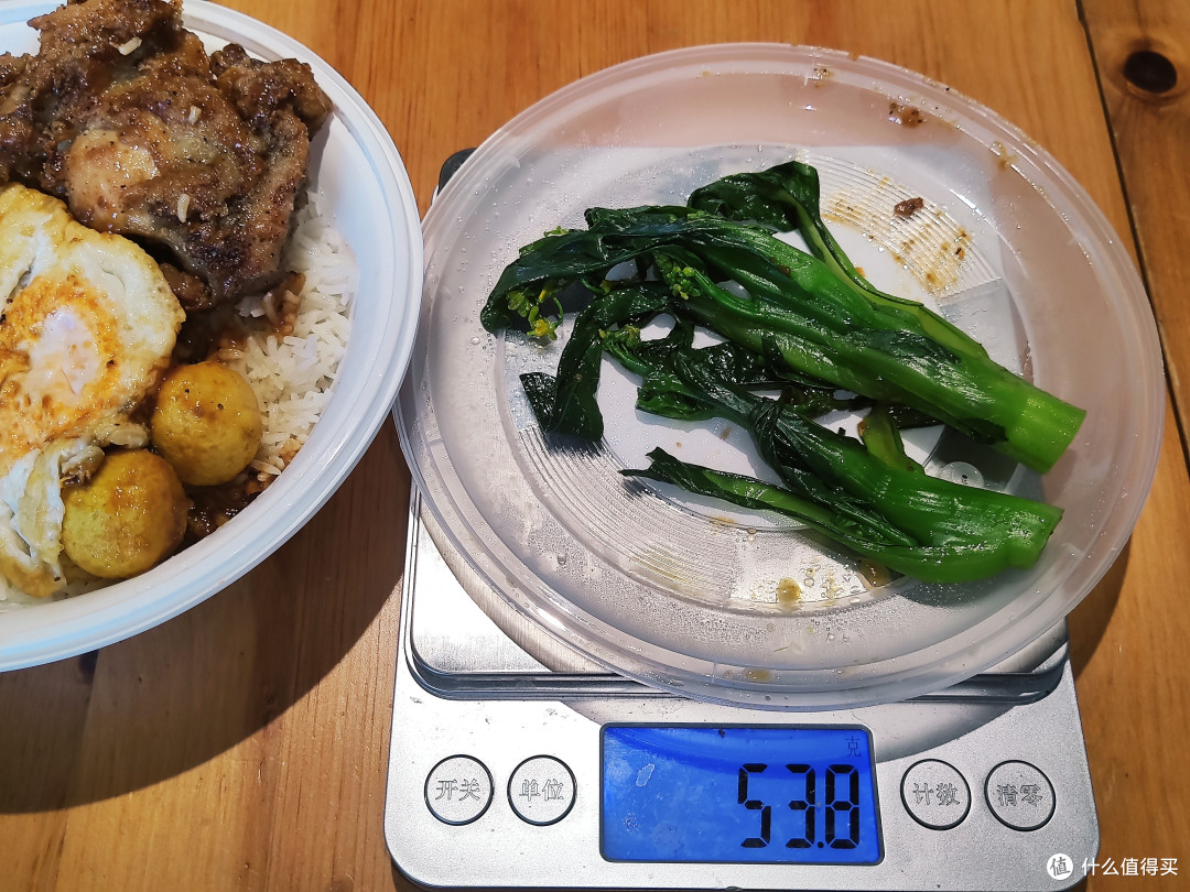 幸福佬表港式茶餐厅的招牌香煎大鸡扒饭