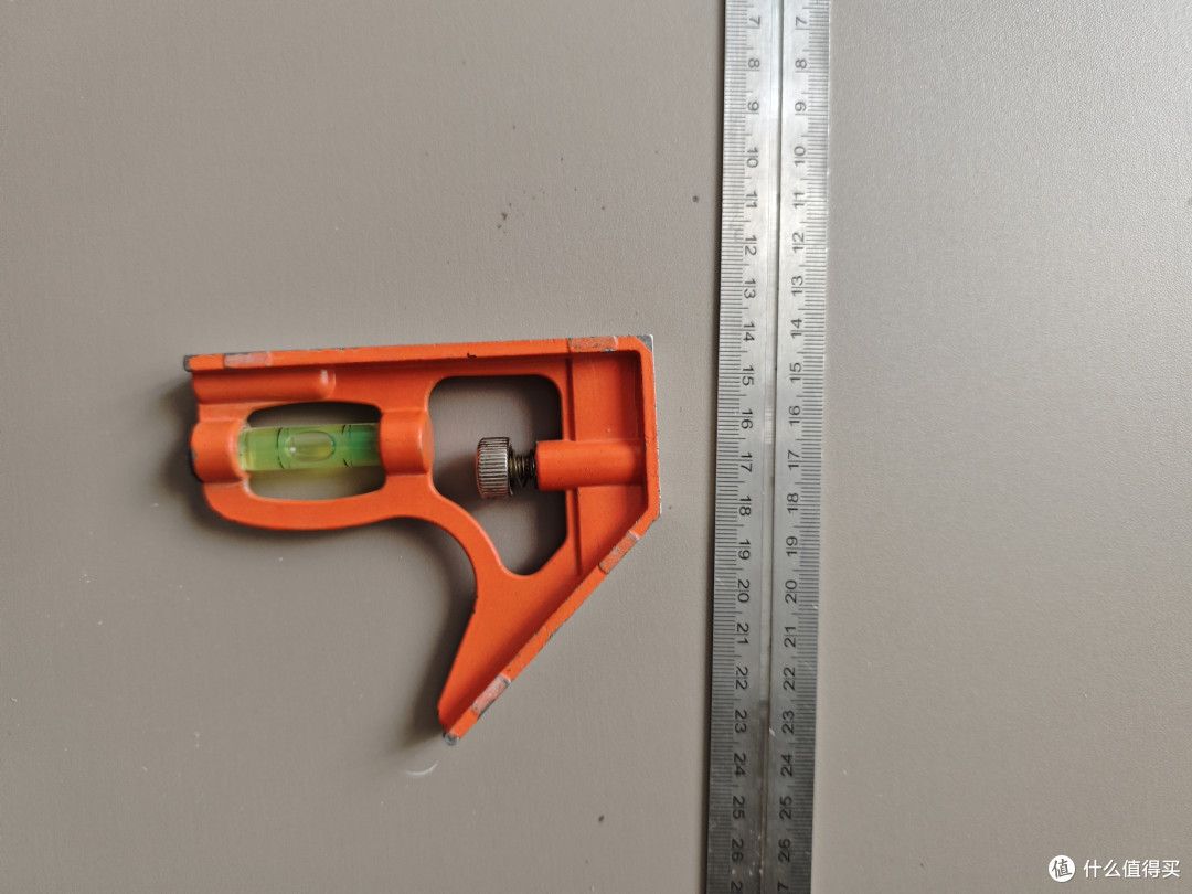 同样形状的角尺哪个更好用