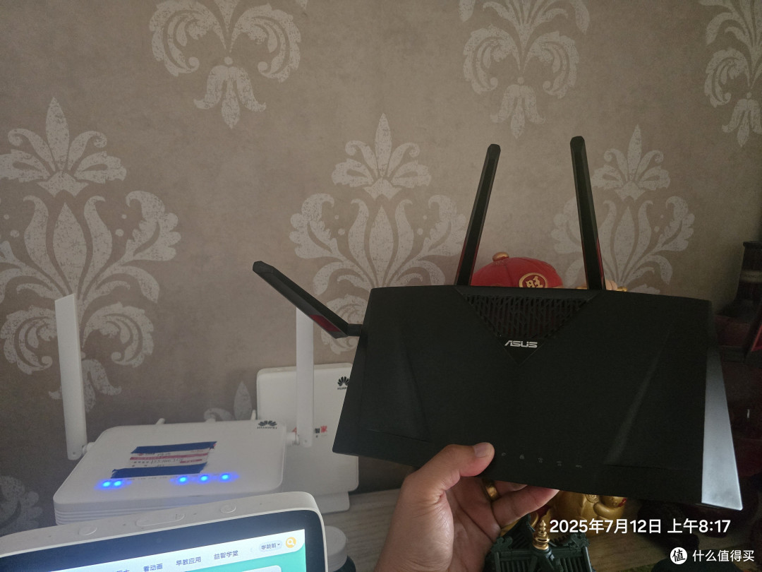 我怎么有种反向升级的感觉?华硕路由换成联通的遥遥领先
