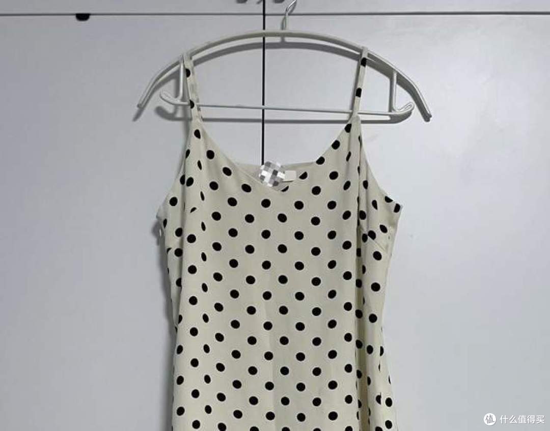 扔掉100件衣服后，我总结出夏季不该买的9类衣服，纯属浪费钱！