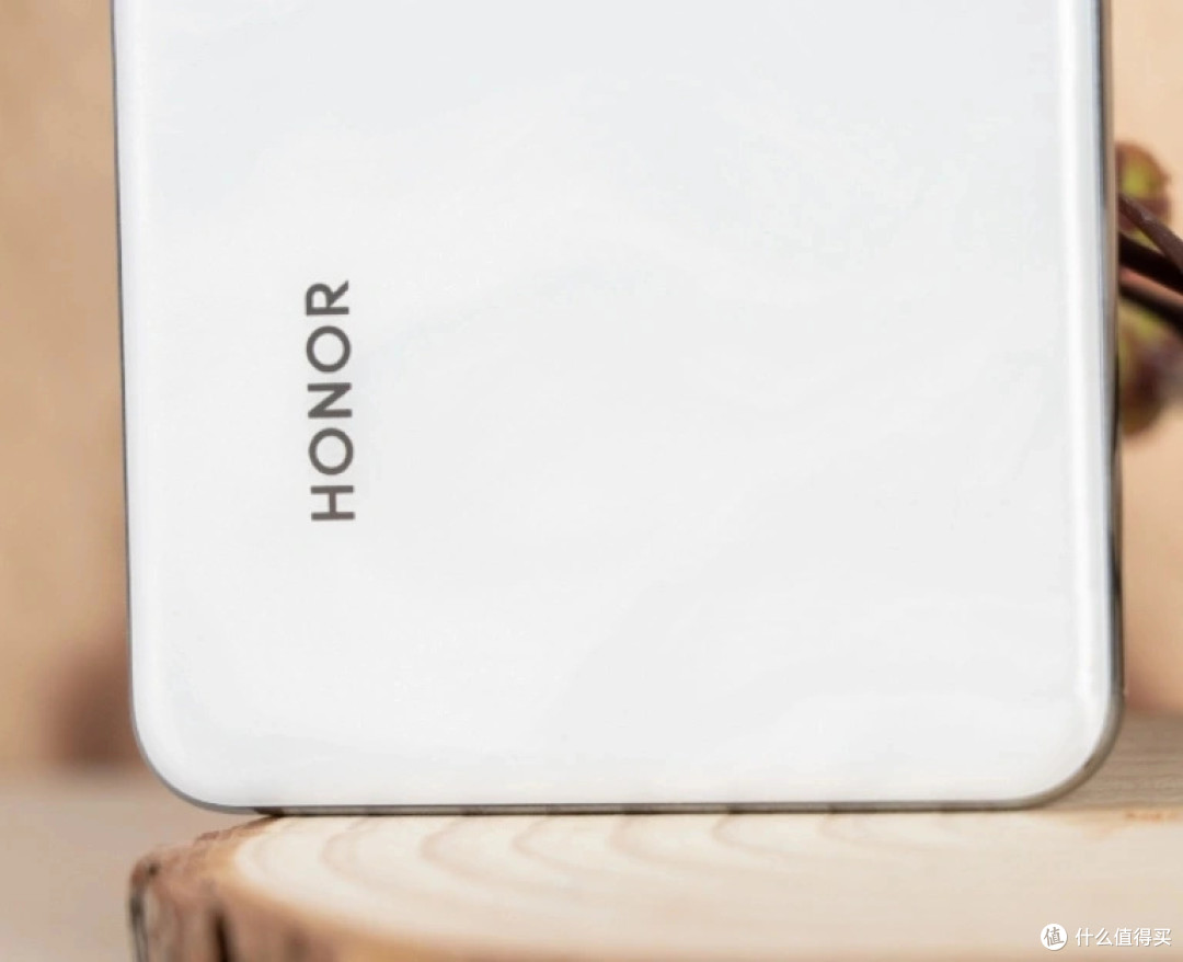 荣耀“续航王”加速让路,8000mAh+卫星消息,国补后还变相降价