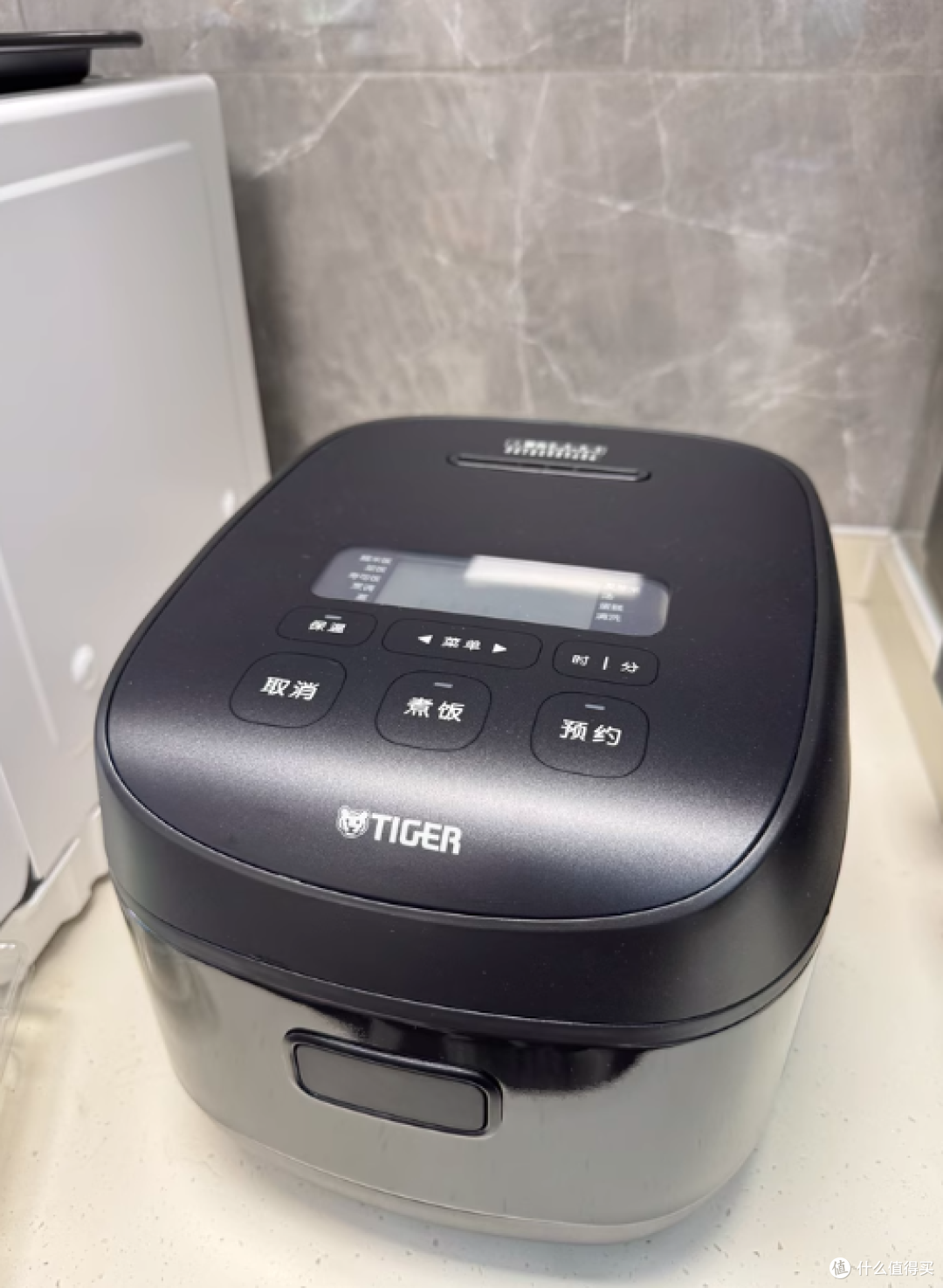 虎牌 JPR-B10C 智能 IH 土锅涂层电饭煲:重塑家庭烹饪新体验