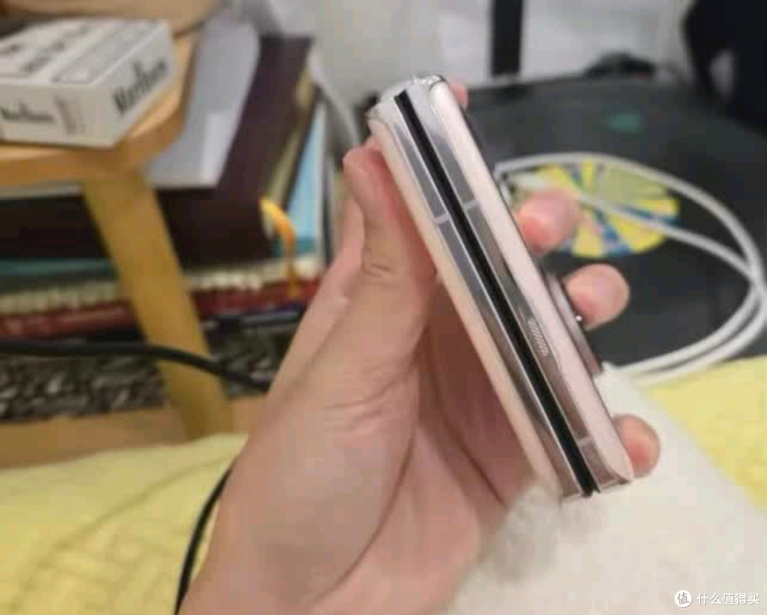 OPPO Find N3 Flip薄雾玫瑰:小折叠屏里的梦幻之选