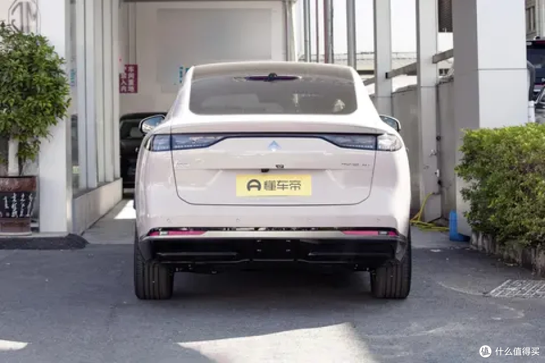 预算20万-25万,选昊铂HT还是唐L EV?看完配置就知道了