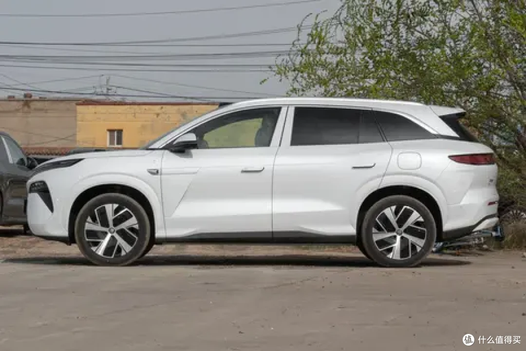 预算20万-25万,选昊铂HT还是唐L EV?看完配置就知道了