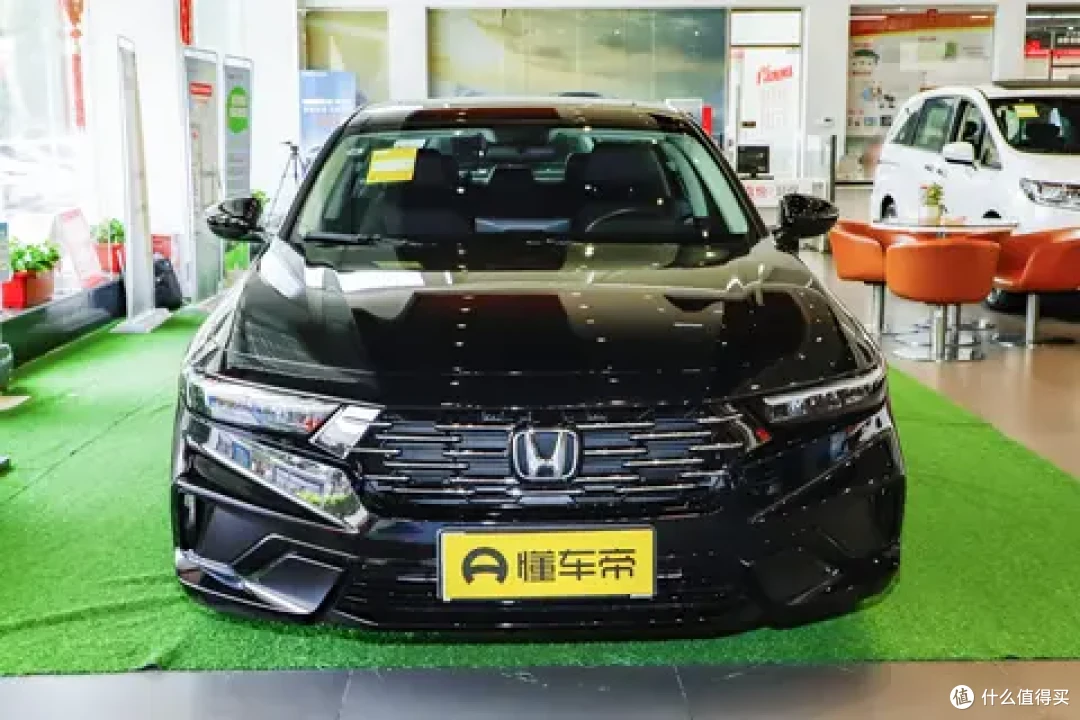 蒙迪欧VS雅阁:两款热门车型全方位对比,谁更适合家用?