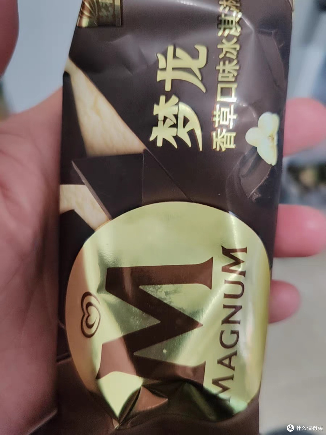一口沦陷的夏日奢宠！梦龙巧克力冰淇淋，让降温变成极致享受
