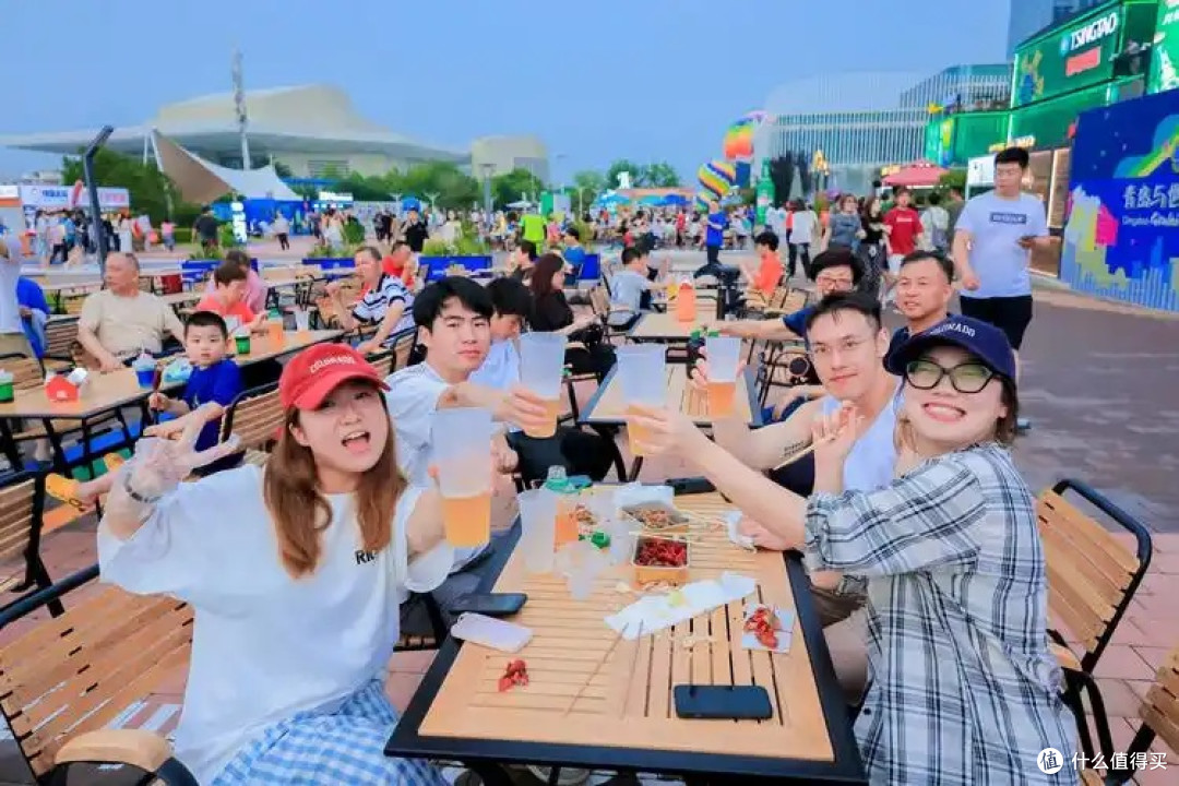 夏日啤酒狂欢，共享欢乐时光