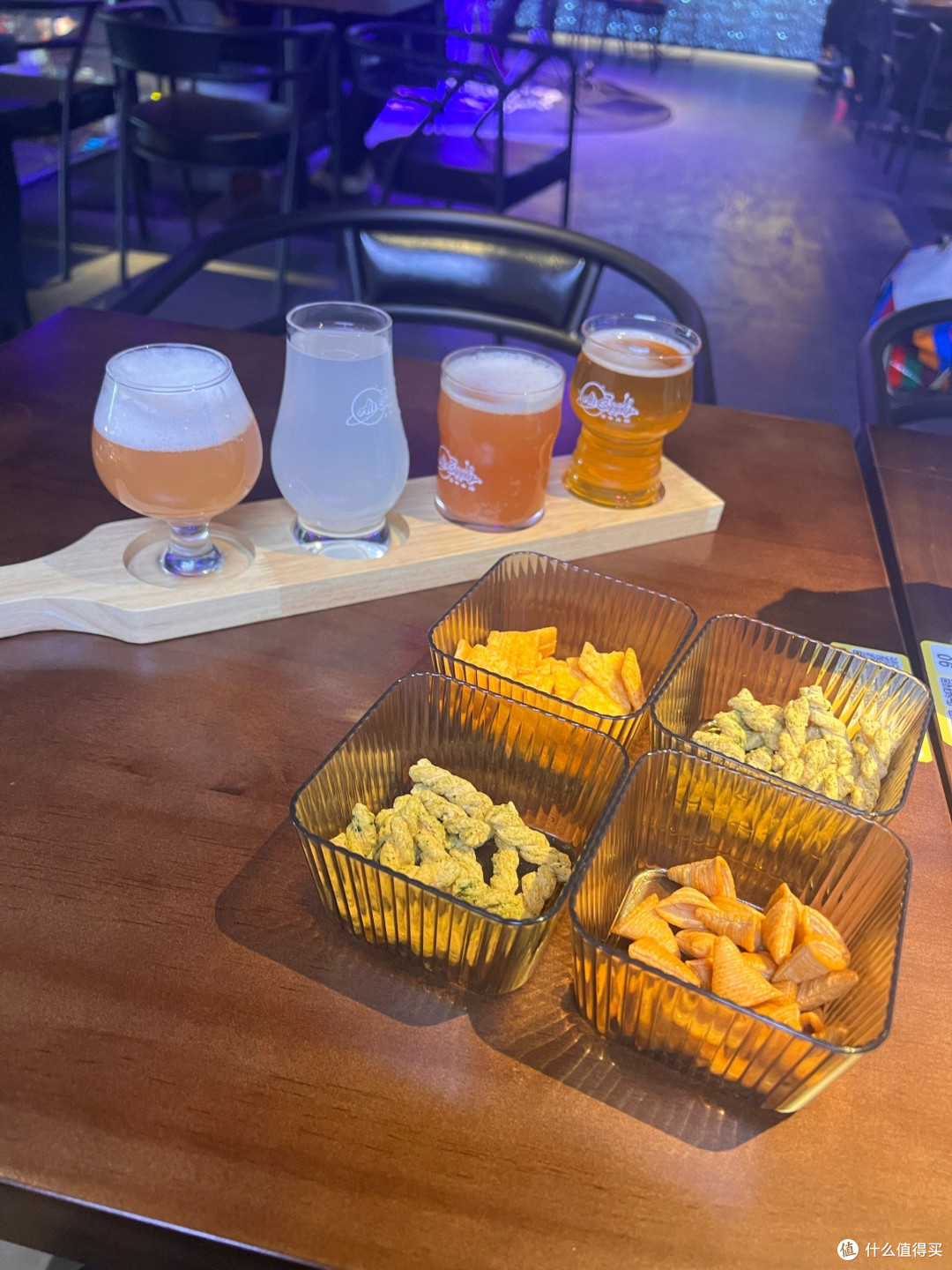 夏日啤酒狂欢，共享欢乐时光