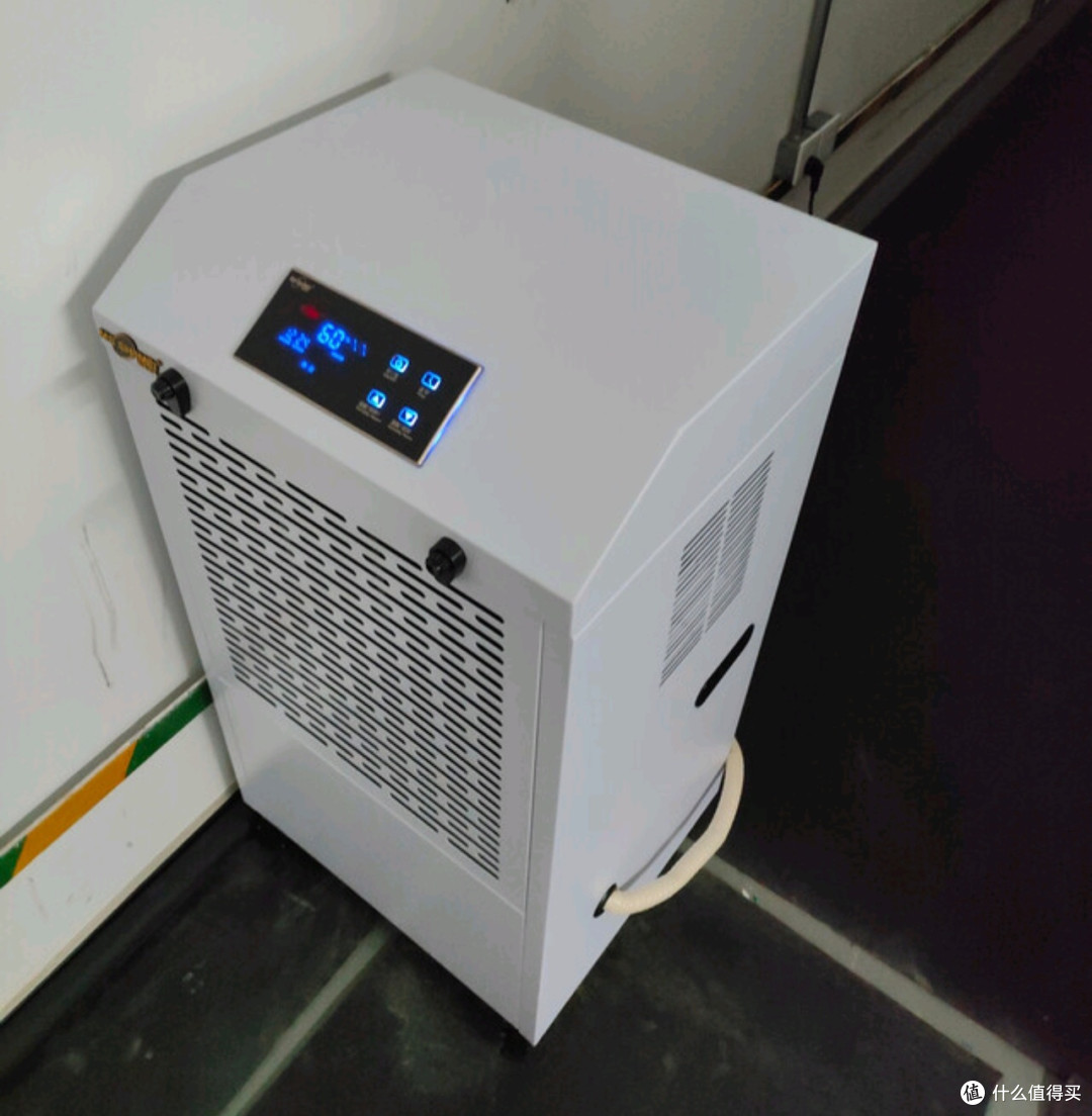 湿美除湿机:多场景除湿利器,雨季防潮的“秘密武器”
