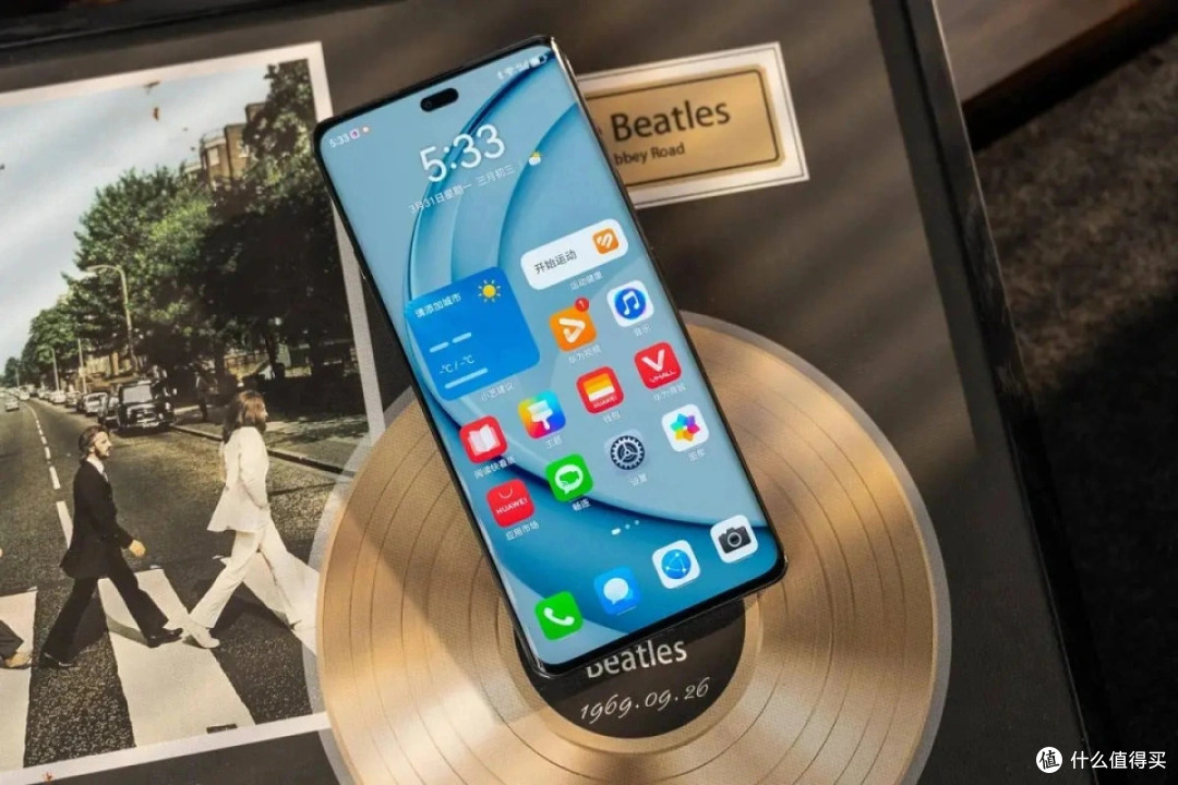 华为放弃高利润,256GB+3D双曲屏,卫星消息手机跌至1349元