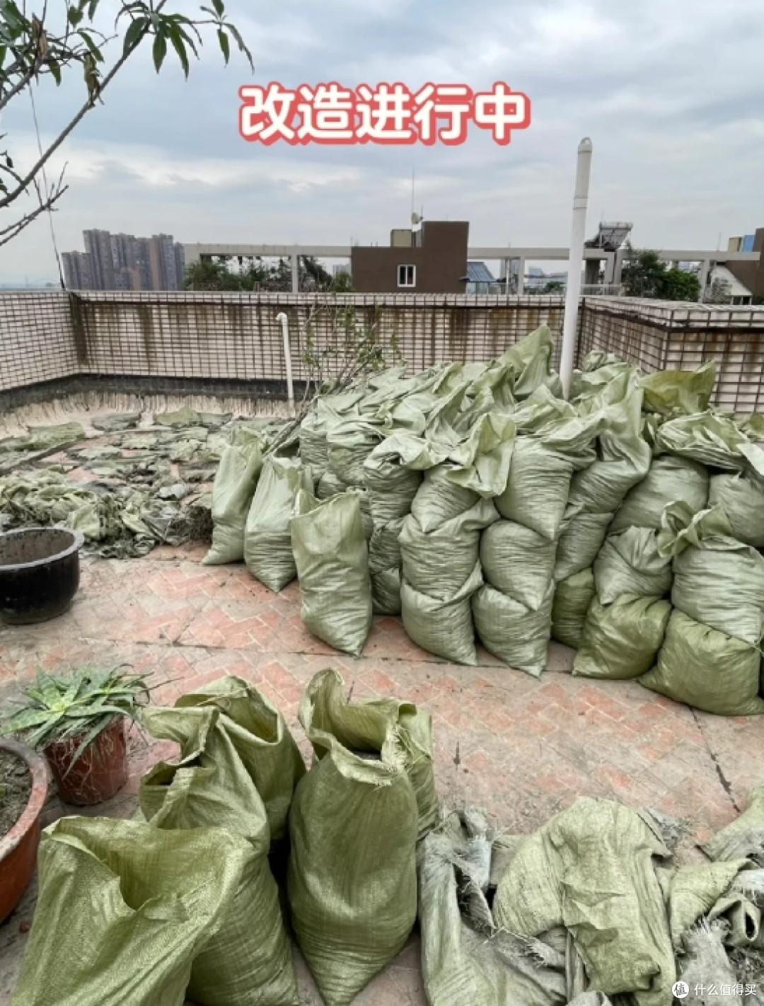有一种痛苦叫买了“顶楼带露台”的房子,才住三个月就想搬家