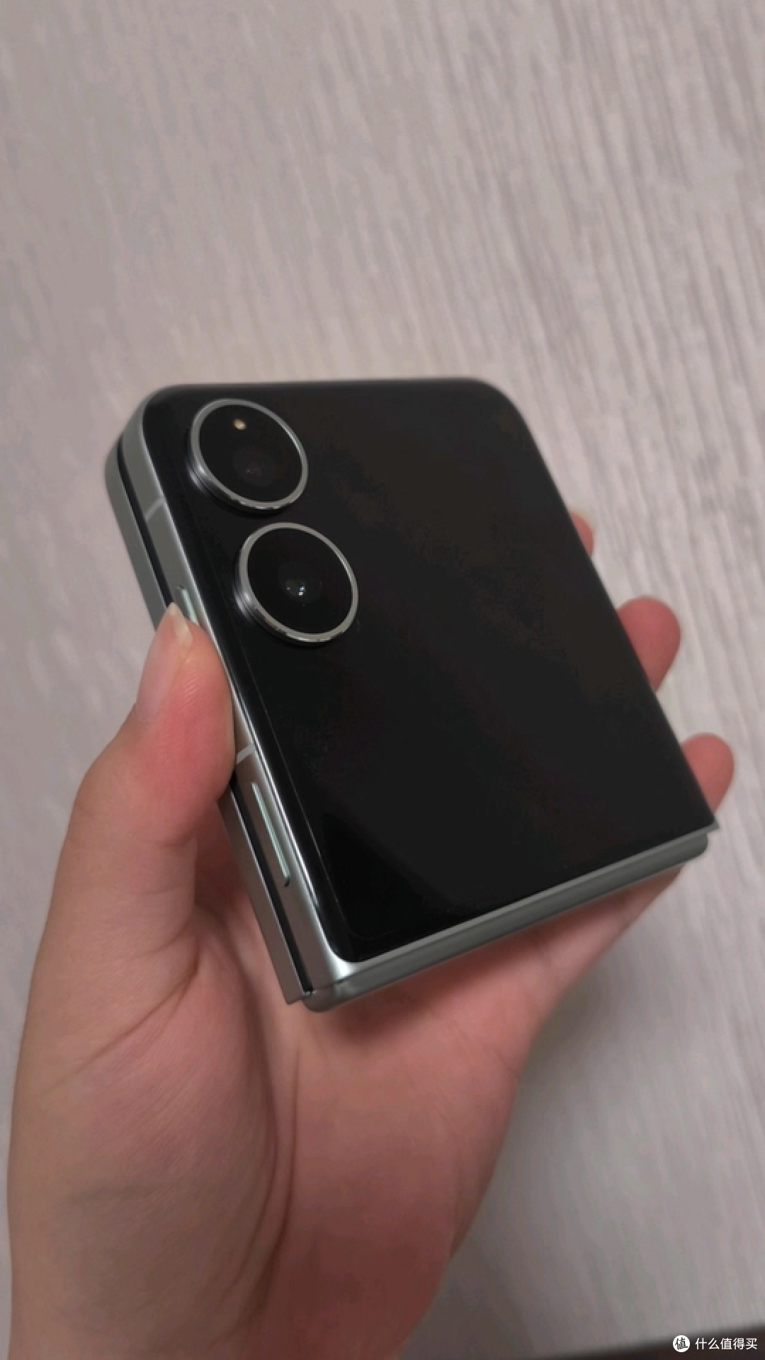 Xiaomi MIX Flip2:当备用机绝了,主力机差点意思