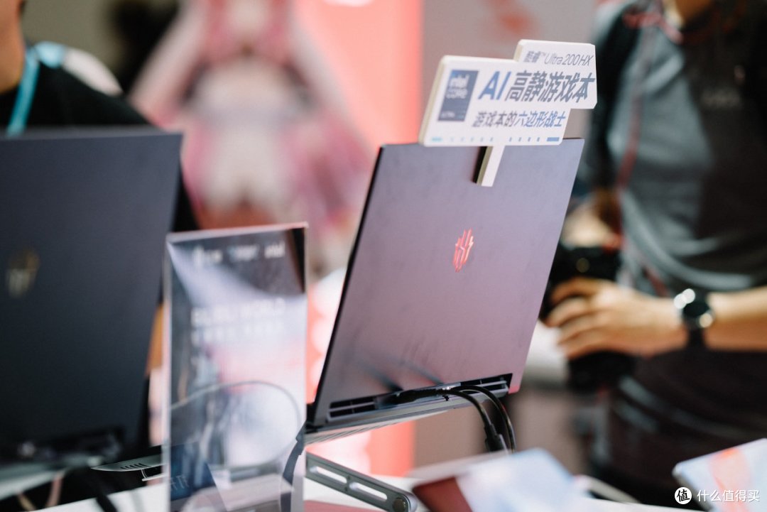 BW2025：红魔16 Pro现场看，手机与PC两不误，新游戏本马上就来