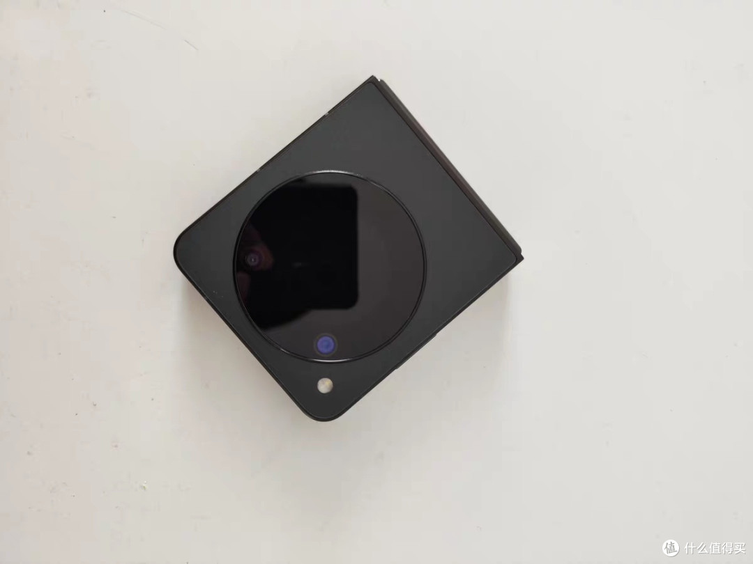 努比亚Flip 2:折叠屏界的「社恐救星」,你确定不来一台?