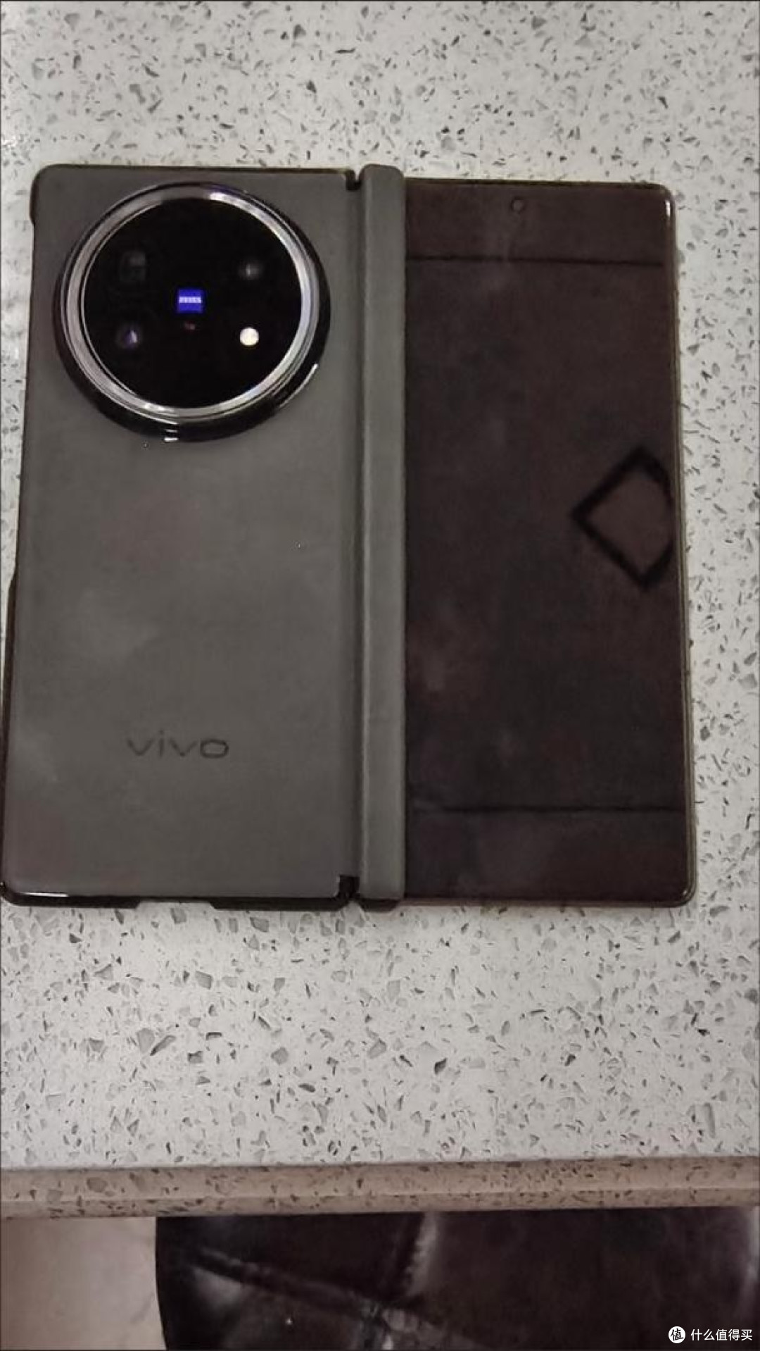 折叠屏手机选购指南：综合考量您的需求和预算！