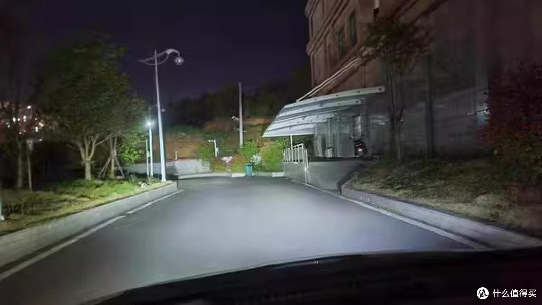 汽车LED大灯改装,晚上开车视线更好啦