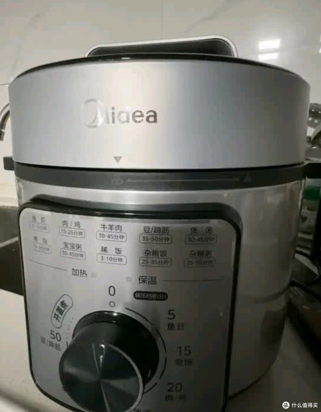 美的（Midea）电压力锅4L 家用70kPa快煮高压电饭锅 旋钮操控开盖