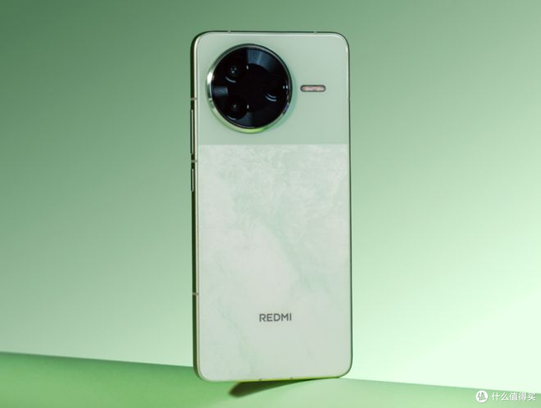国产手机逆袭？iPhone 16 Pro 仍霸榜，但差距正在缩小！