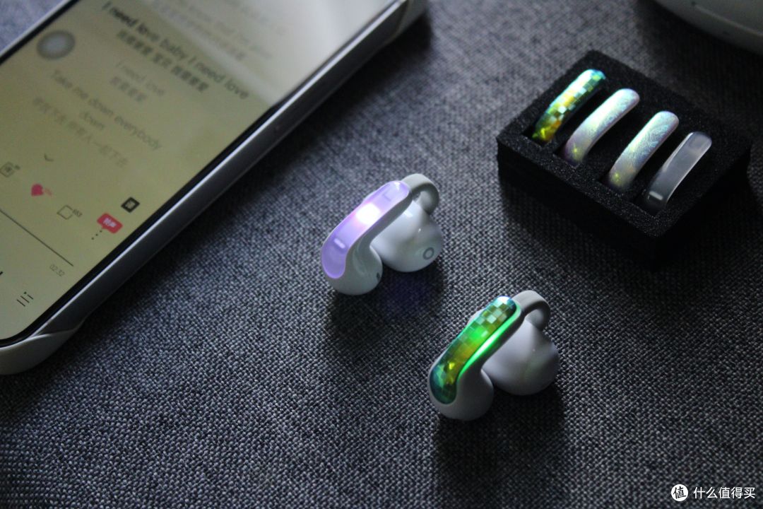 耳机竟能DIY皮肤,百耳颂B7磁吸‘百变换肤’,耳机秒变时尚单品
