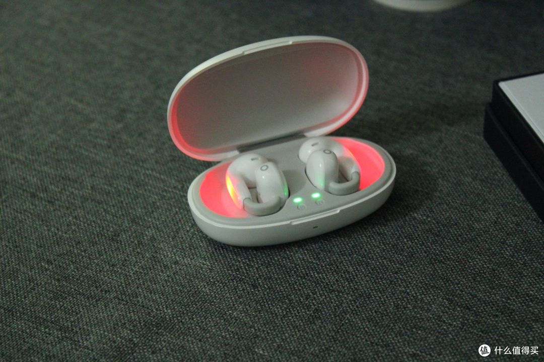 耳机竟能DIY皮肤,百耳颂B7磁吸‘百变换肤’,耳机秒变时尚单品