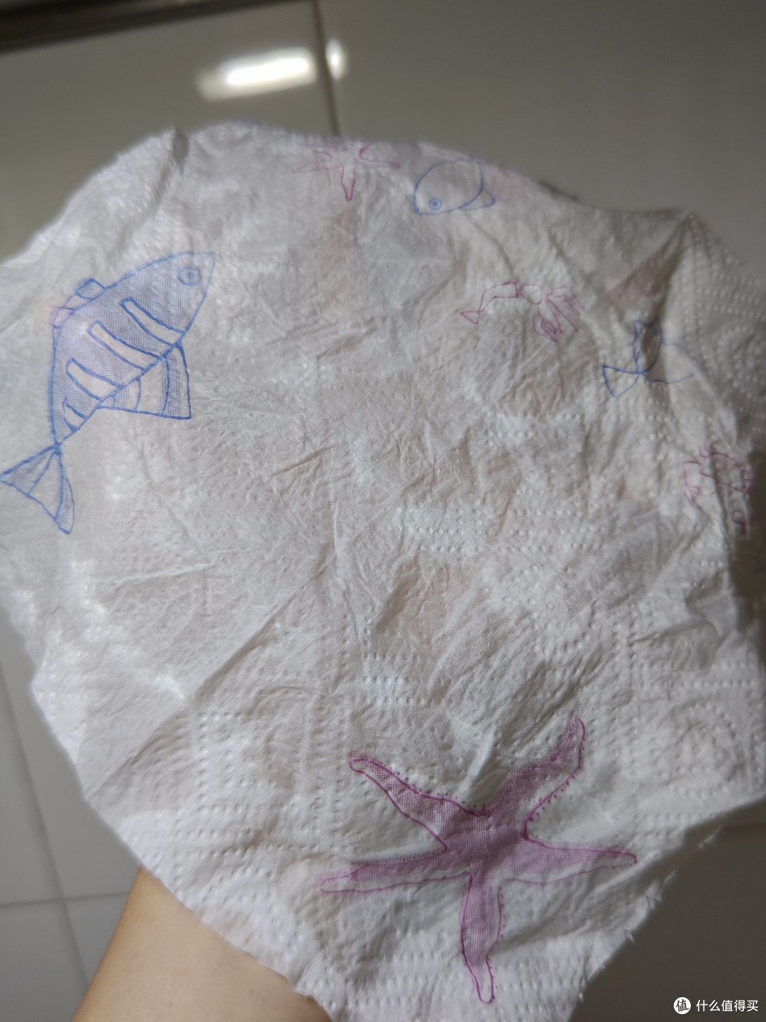 两张抽纸能不能擦干手？厨用纸？每次擦手的成本