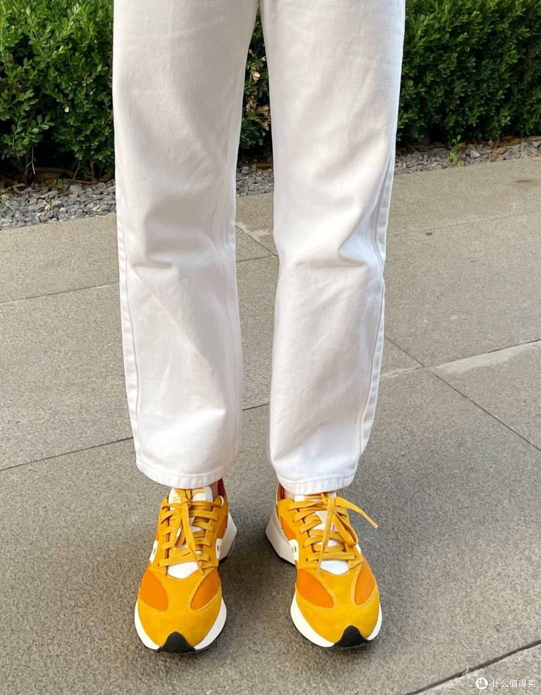 Saucony JAZZ RENEW V2：复古潮流与舒适兼备的休闲鞋