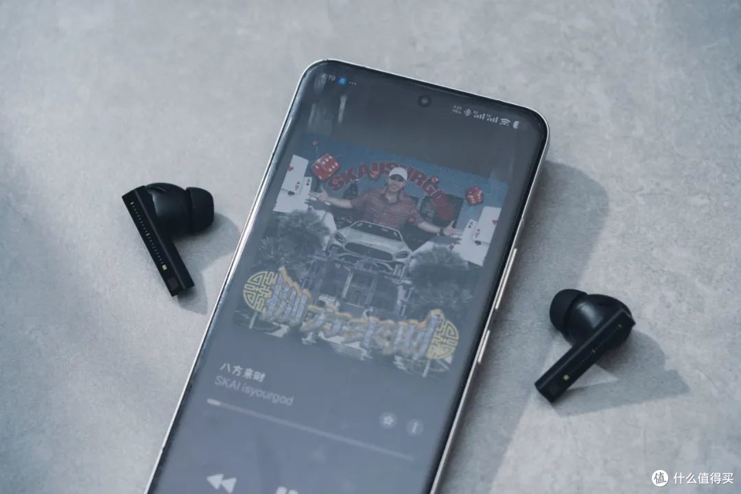 「 EXM 」比想象中更好的百元级TWS | 水月雨 太空漫游2