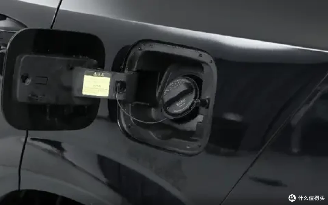 对比长安UNI-Z PHEV和风神L7 PHEV，谁更适合年轻人，看完就知道