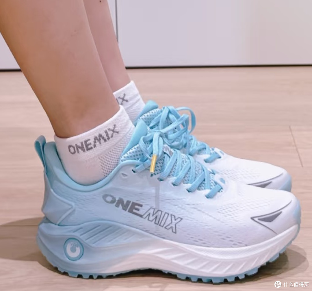 挖到宝了!ONEMIX玩觅风爽跑鞋超神