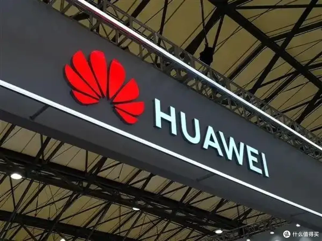 黄仁勋:中国军方才不会用美国AI芯片!人家自己有