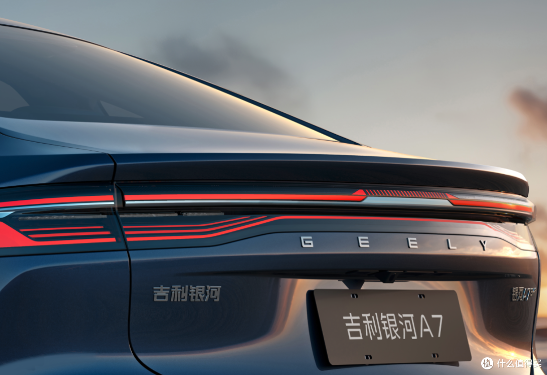 能抢秦L的“蛋糕”？吉利银河A7预售，中型车市场格局将改变！
