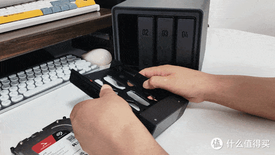 打破使用门槛!绿联DXP4800:小白3分钟也能玩转,操作简单到离谱
