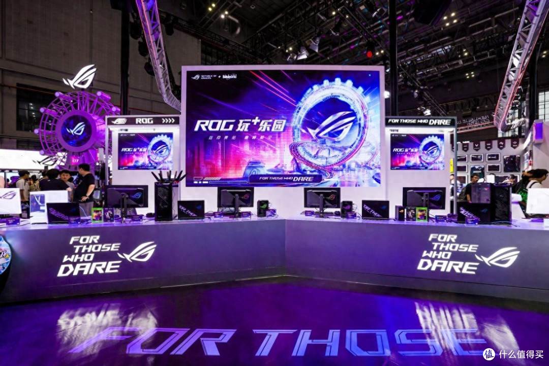ROG NUC引爆BW2025!迷你机身掀桌搭二次元电竞风暴