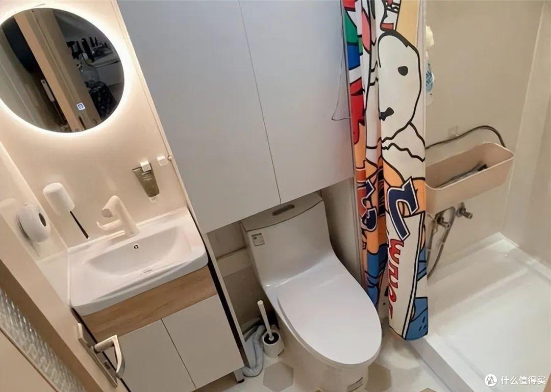 看了香港一姑娘的小屋,才知什么叫穷装,16㎡竟有2室2厅,好高级