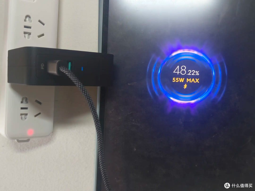 使用100W充电器搭配米物超级充电线给小米平板Pad 5 12.4寸充电可以握手小米私有闪充