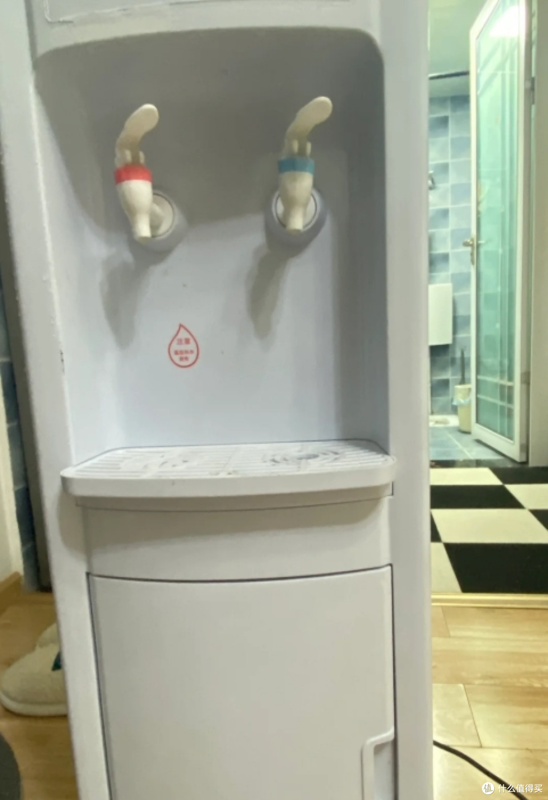 放桶装水的“饮水机”,为什么很少见了?网友:沦为时代的眼泪