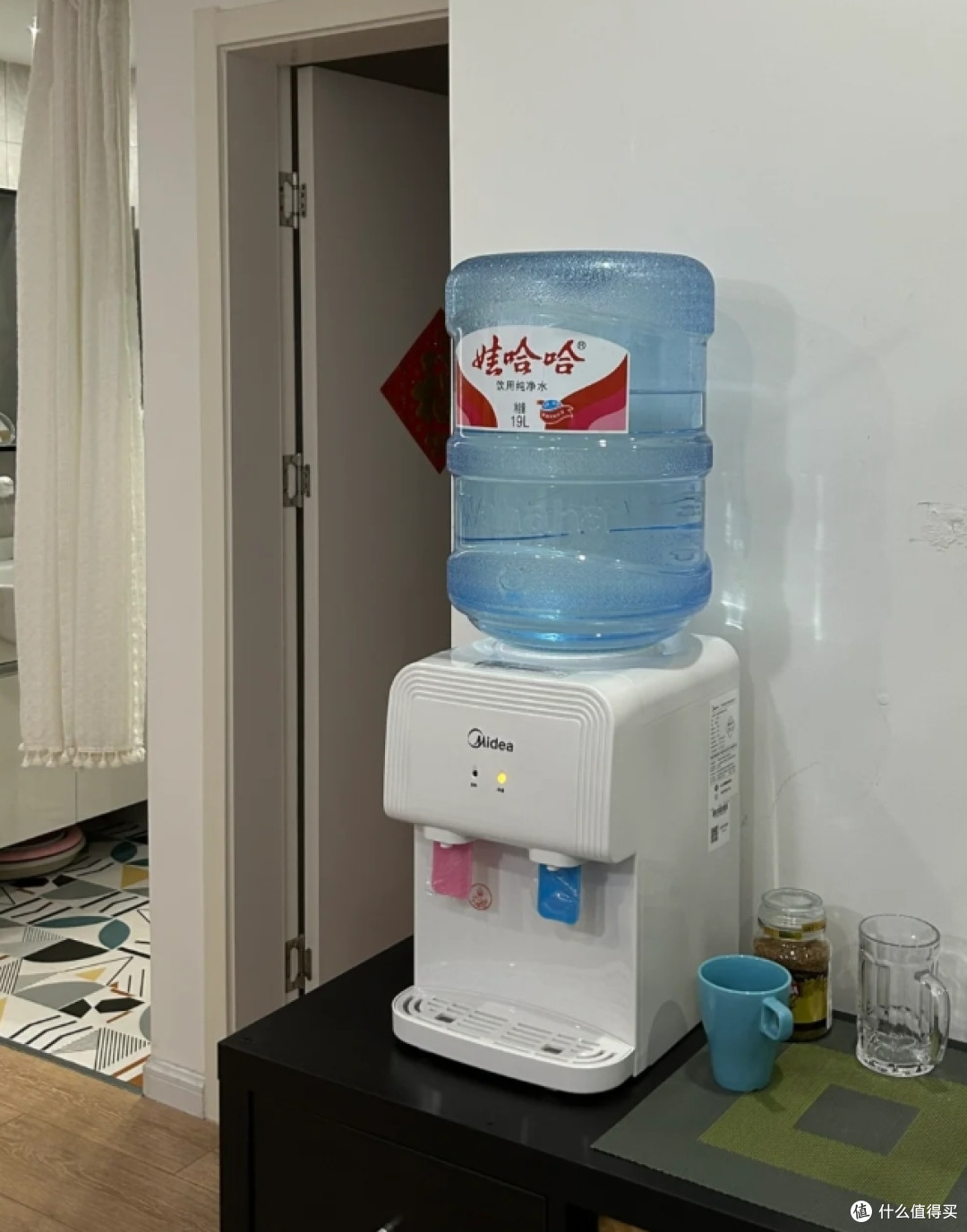 放桶装水的“饮水机”,为什么很少见了?网友:沦为时代的眼泪