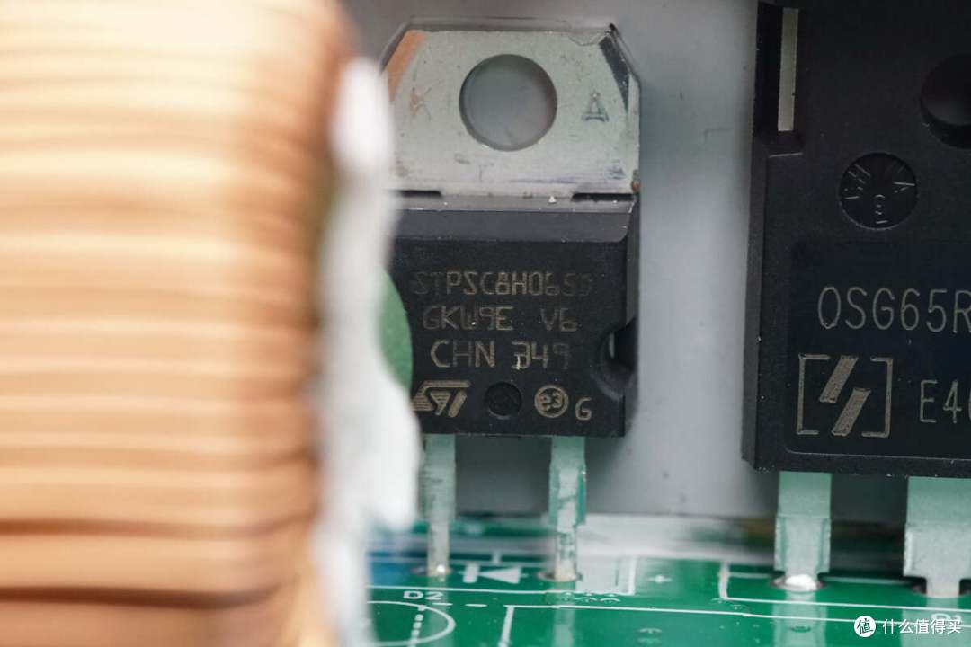 符合80PLUS白金转换标准,航嘉2000W服务器电源拆解