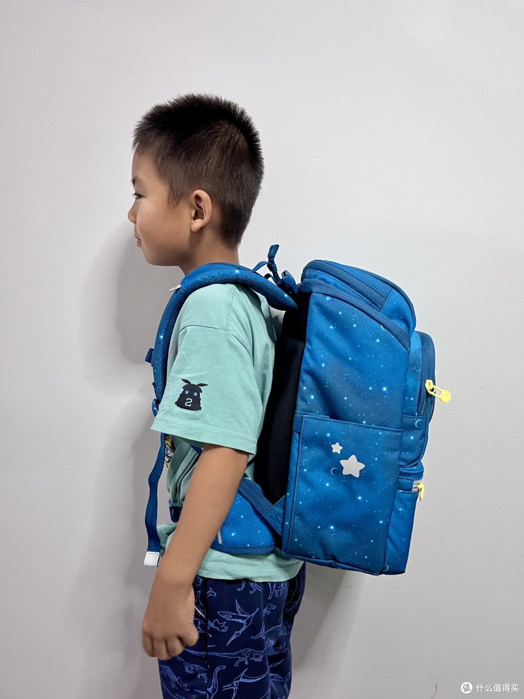 幼升小书包百花八门，一年级小学生如何挑选护脊书包？直接抄作业